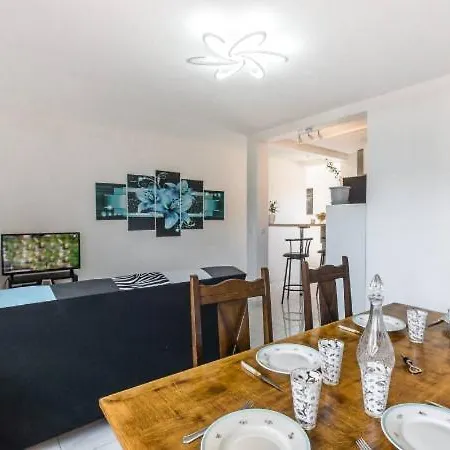 T3 Lumineux, 5pers, 2 Chambres, Wifi Et Parking * Agen