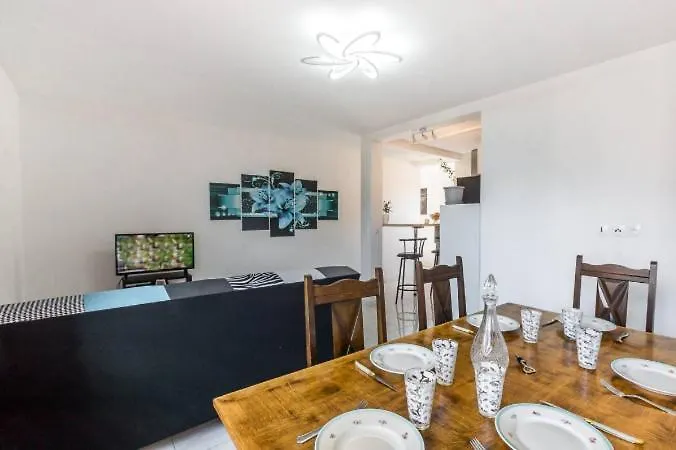 T3 Lumineux, 5pers, 2 Chambres, Wifi Et Parking * Agen